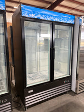 CES Double Door Ice Merchandiser