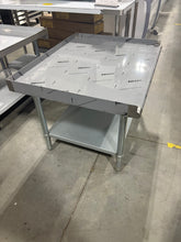 36" Equipment Stand