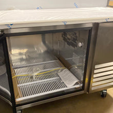 Seoulaire 44" Refrigerated Pizza Prep Station